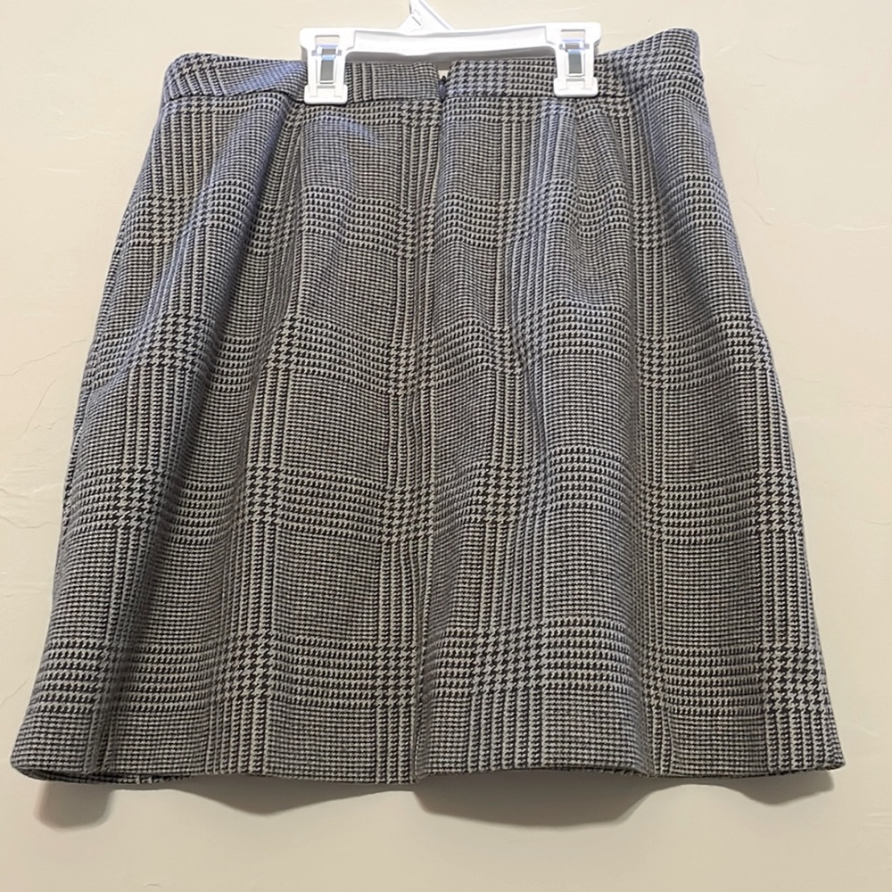 Plaid Waist-to-Knee Skirt